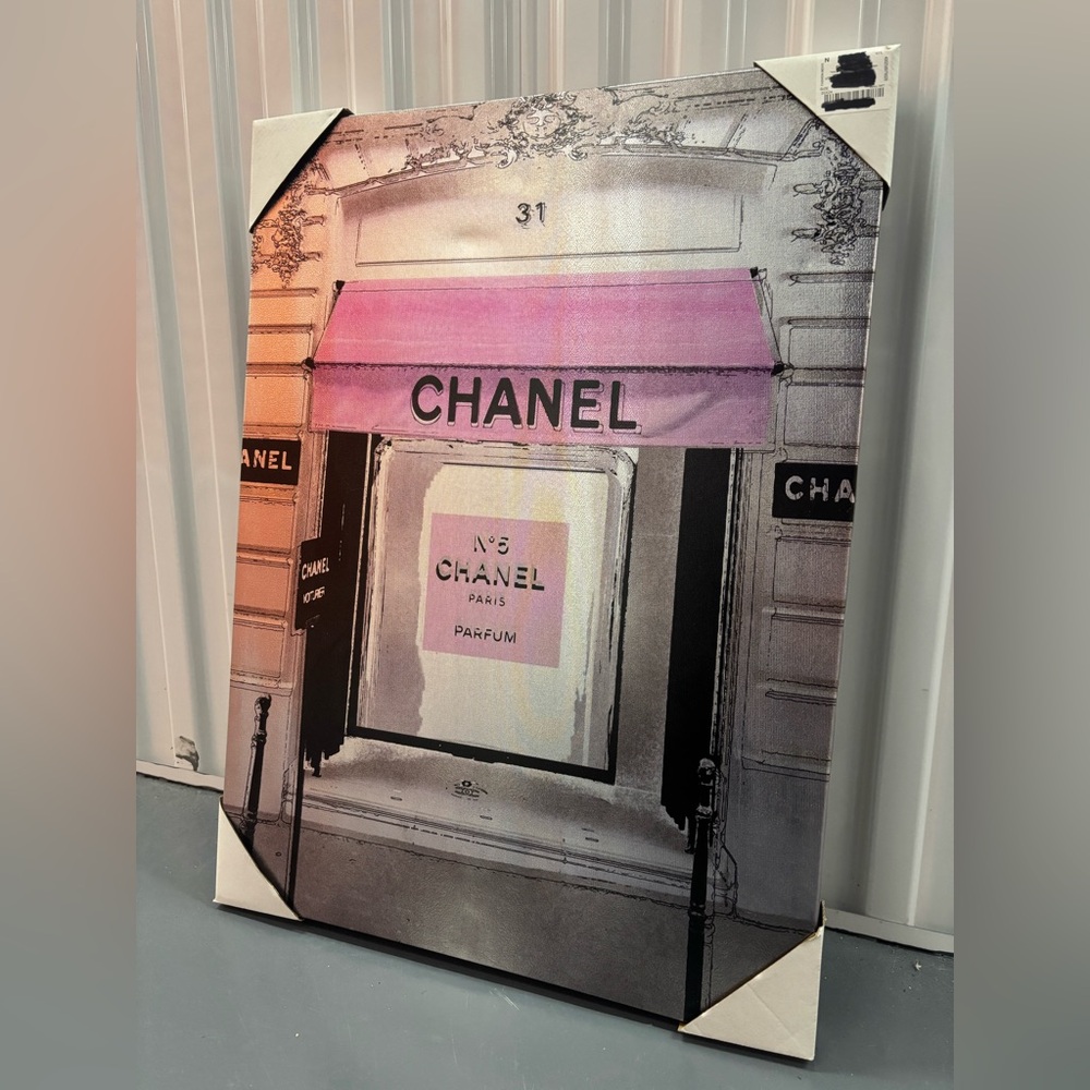 ✨PINK CHANEL STORE WALL ART METALLIC STUNNING✨